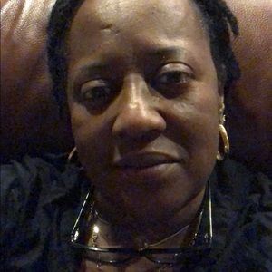 Meet your Posher, Deborah